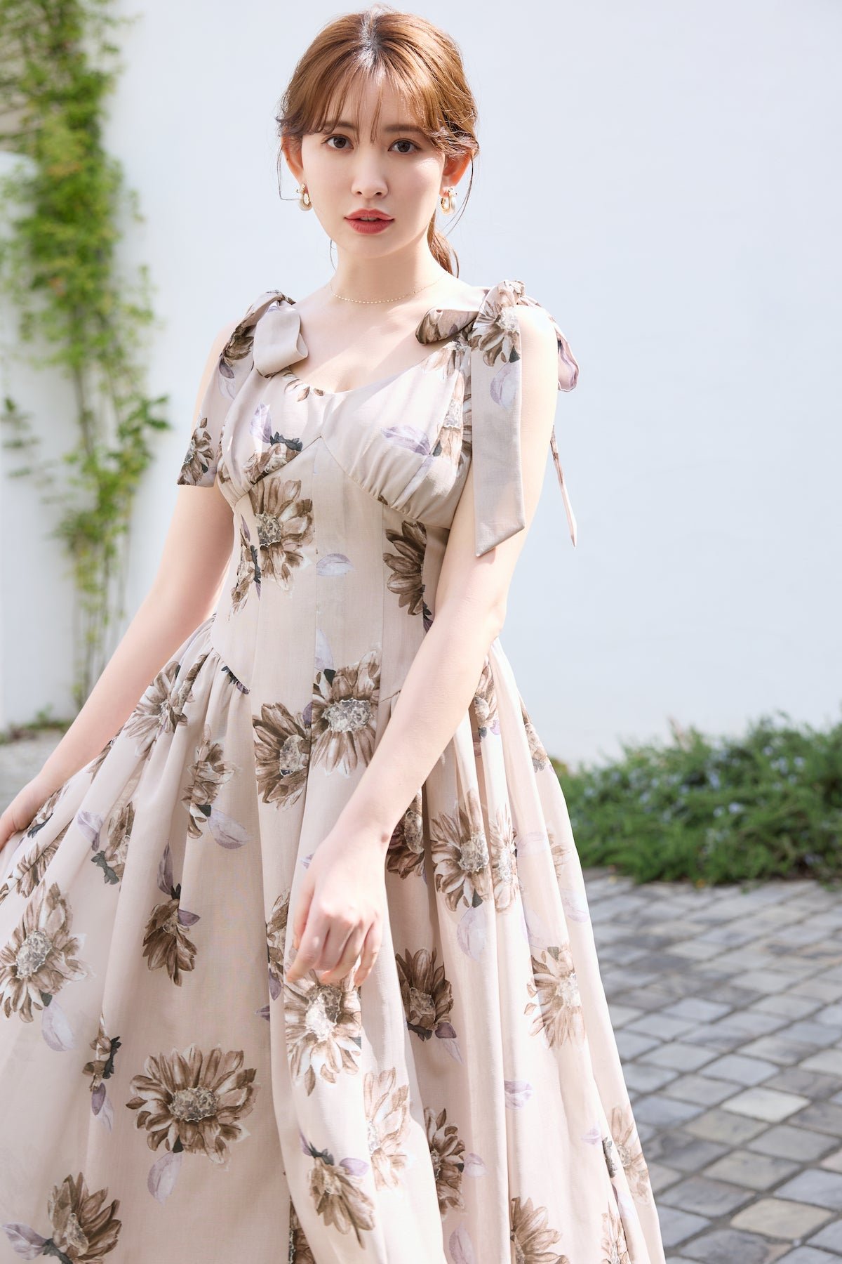 beige petale / pearl white / brandy rose】Sunflower-Printed Midi Dress